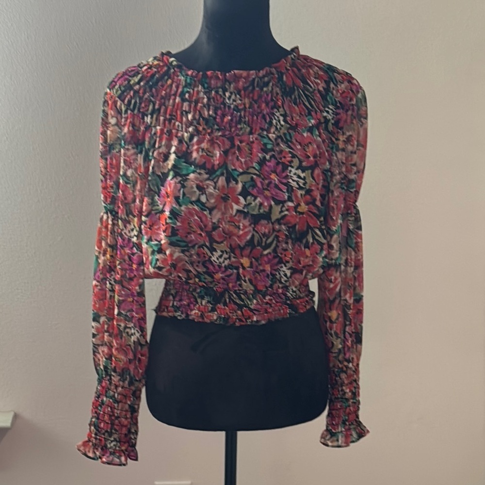 Floral Print smocked waist and cuffs high collar crepe long sleeves top Sz S